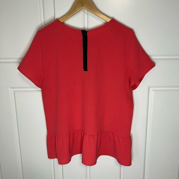Elodie short sleeve blouse in coral with black trim and button detail, size xl. - Picture 10 of 13